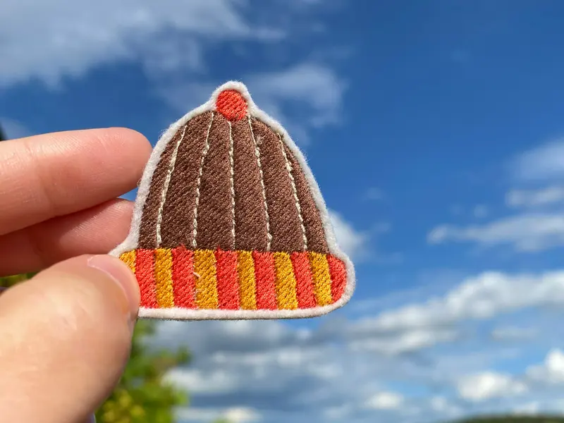 Patch „Mütze braun-rot-gelb“ | Bügelflicken