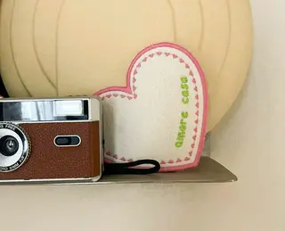 Personalisierte Herz-Serviette aus Filz mit Stickerei Amore Casa für Dekoration und Geschenke