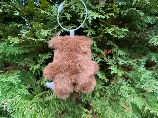 kuschelbär-beni-personalisierbares-herz-8x9cm