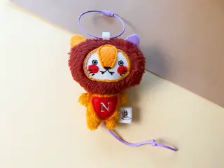 mini-loewe-ludwig-mit-buchstaben-wappen-wunschfarbe