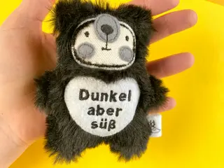 kuschelbär-grimm-personalisierbare-botschaft-8x9cm